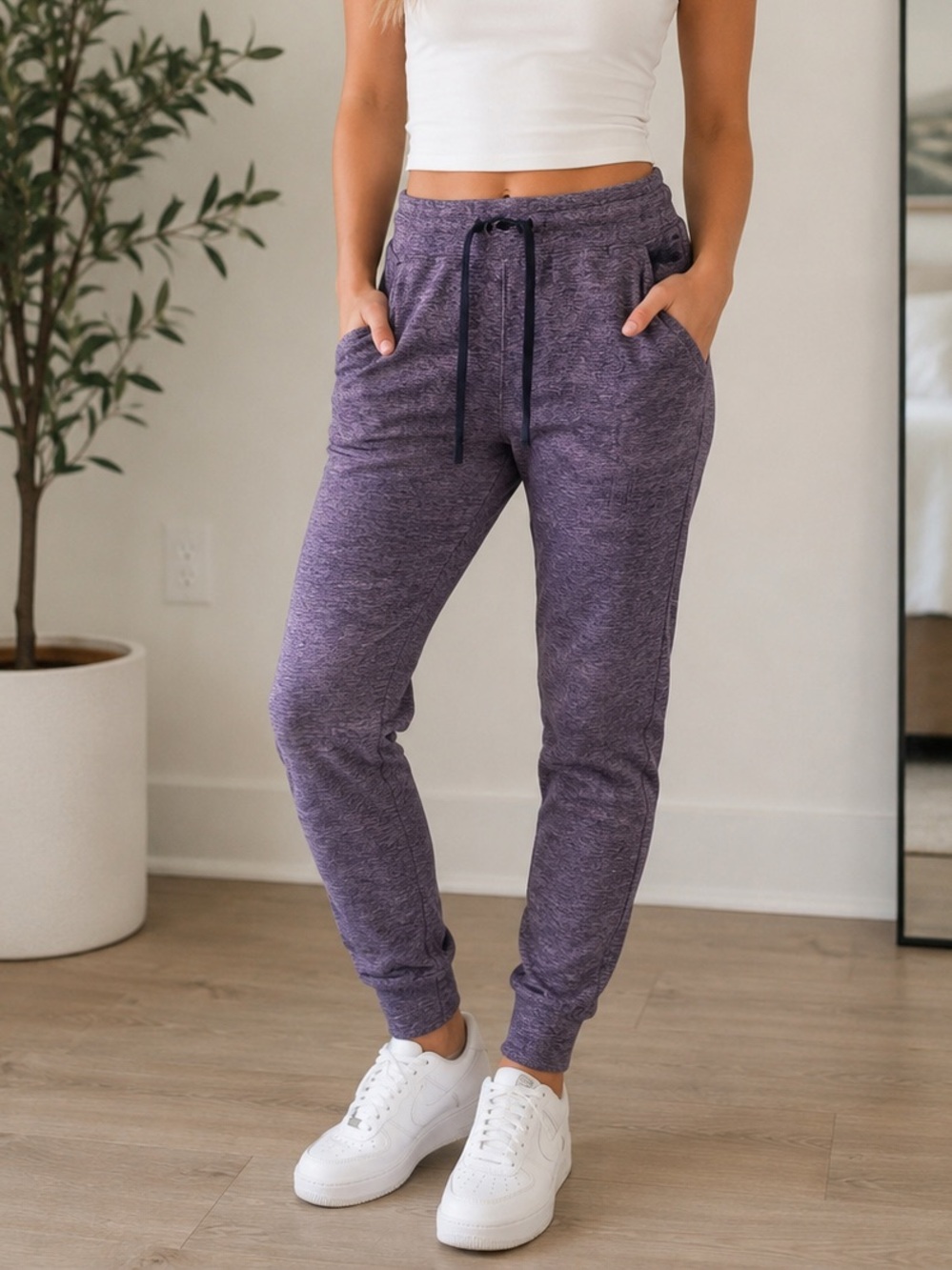 Lululemon Size 8 Heathered Plum Jogger Sweatpants Drawstring Athleisure